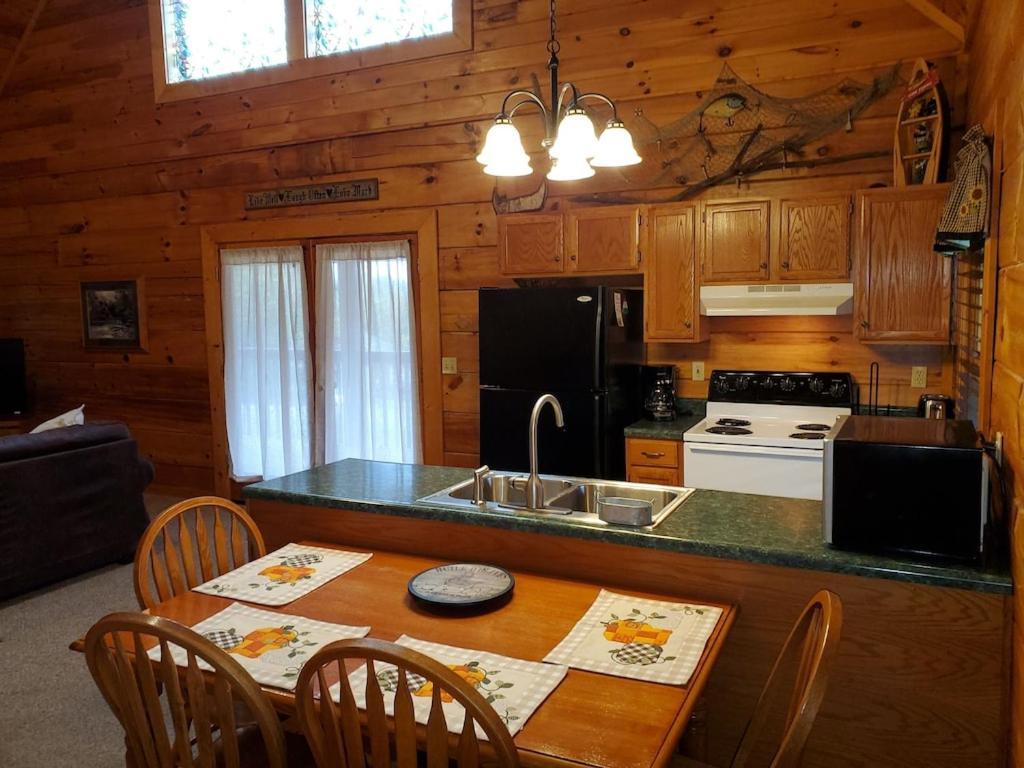 Story Brook: Beautiful True Log Cabin! Close To Dollywood, State Park, And More! Sevierville Eksteriør bilde